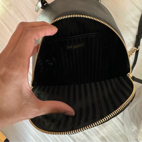 NWT Victoria's Secret Leopard and Stripe Backpack Special Edition. - Picture 15 of 16